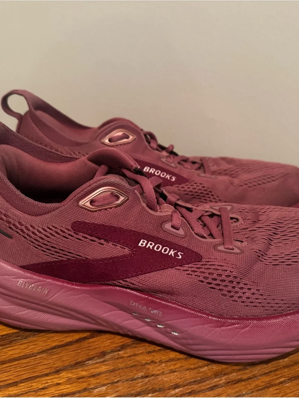 Brooks Women’s Athletic Shoes - Wine/Burgundy
